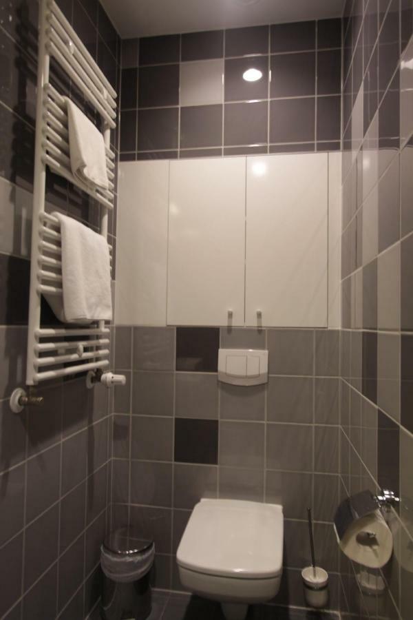 Dom Pomocy Studentom Hostel Warsaw Ngoại thất bức ảnh