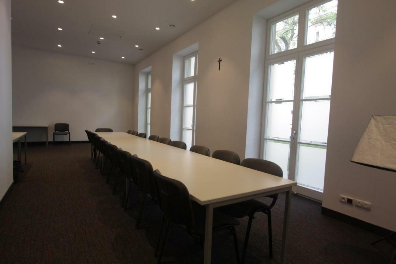 Dom Pomocy Studentom Hostel Warsaw Ngoại thất bức ảnh